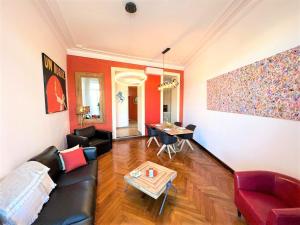 Posedenie v ubytovaní MASSENA AP4312 By Riviera Holiday Homes