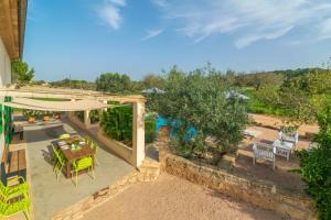 The swimming pool at or close to Son Indiot
