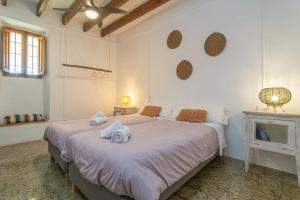 A bed or beds in a room at Son Indiot