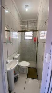 A bathroom at Apartamentos PraiaMar