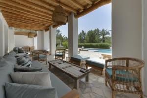 Bazén v ubytování Wonderful Ibiza Villa Blakstad San Rafael 5 Bedrooms A Tranquil Location Not Far Away From San Rafael San Rafael nebo v jeho okolí