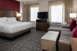 TV a/nebo společenská místnost v ubytování Staybridge Suites - Cedar Park - Austin N by IHG
