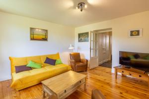 Gambar di galeri bagi Le Chardon Bleu, jardin, centre-ville, Saint-Côme-d'Olt di Saint-Côme-dʼOlt