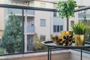 Μπαλκόνι ή βεράντα στο Flexible SelfCheckIns 37 - Zagreb - Parking - Loggia - New - Luxury