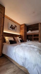 Zdjęcie z galerii obiektu Arc 1950, Appartement standing dans résidence 5 étoiles, skis aux pieds,- 4-6 pers, Piscine extérieure & Spa w mieście Arc 1950