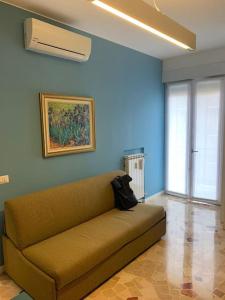 Posedenie v ubytovaní Cozy 1-room Studio in Giambellino