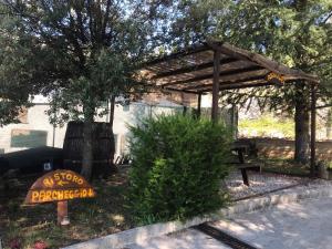 Κήπος έξω από το Agriturismo L'Arco