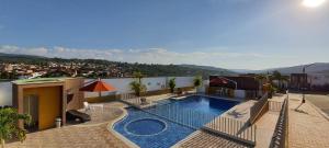 a swimming pool on the roof of a building at Casa campestre Curiti in Curití