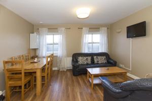 Gallery image of The Helm Apartments B&B in Westport