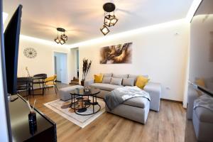 Posezení v ubytování Noir Living 2 bedroom apartment