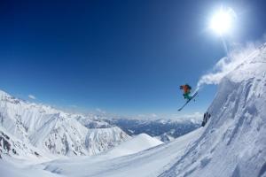 Suusatamine apartemendi aladel või selle läheduses