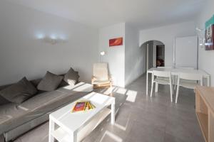 Posezení v ubytování Lava Teneguia, 5 guests in 2 bedrooms