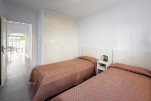 Postel nebo postele na pokoji v ubytování Lava Teneguia, 5 guests in 2 bedrooms
