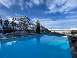 Zdjęcie z galerii obiektu Arc 1950, Appartement standing dans résidence 5 étoiles, skis aux pieds,- 4-6 pers, Piscine extérieure & Spa w mieście Arc 1950