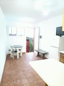 TV a/nebo společenská místnost v ubytování Chalet Ruta El Saucillo