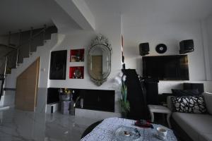 Posedenie v ubytovaní Villa Panorama, now a Smart Home
