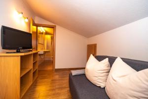 TV a/nebo společenská místnost v ubytování Haus Anton Sölden - Apartments & Zimmer