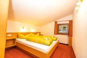 Postel nebo postele na pokoji v ubytování Haus Anton Sölden - Apartments & Zimmer