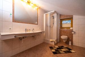 Koupelna v ubytování Haus Anton Sölden - Apartments & Zimmer + 37 fotografií