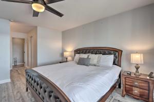 Lakefront Retreat Prime Osage Beach Location!客房内的一张或多张床位