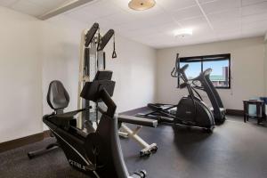 Γυμναστήριο ή/και όργανα γυμναστικής στο Best Western Kendallville Inn