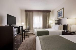 Μια τηλεόραση ή/και κέντρο ψυχαγωγίας στο Best Western Kendallville Inn