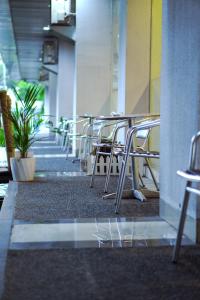 Ruang duduk di UTC Hotel Semarang