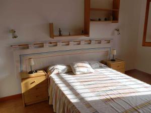 Posteľ alebo postele v izbe v ubytovaní Casa ideal con piscina privada, cerca del mar, wifi gratis, aire opcional, mascotas y playa para perros - ES-184-16