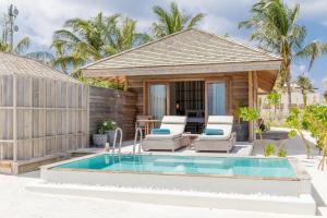 Bazén v ubytování Kagi Maldives Resort & Spa nebo v jeho okolí