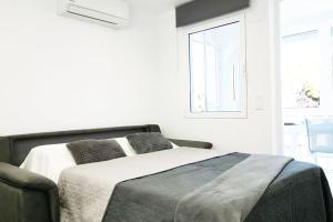 Posteľ alebo postele v izbe v ubytovaní Bungalow in Lago Jardin I, LosBalcones,Torrevieja Luxury StayOrihuelaCosta #PRP006 + 30 fotografií
