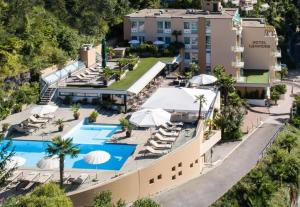 Bassein majutusasutuses Hotel Campione või selle lähedal