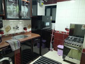 Кухня или мини-кухня в luxury apartment شقه فخمه بالاسكندرية
