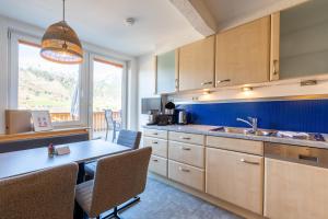 Kuchnia lub aneks kuchenny w obiekcie Appartements DAS RETTENBACHER