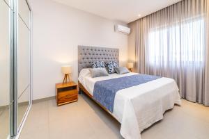 Gallery image of Penthouse 13 - One Bay Residence with private rooftop terrace and dip in pool in Pereybere