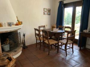 Et opholdsområde på Bonita casa rústica sierra de Cádiz + 6 billeder