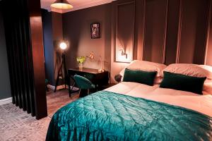 The Old Post Office Warrington by Deuce Hotels客房内的一张或多张床位