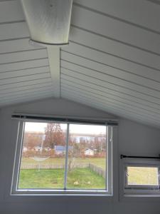 Fotografie z fotogalerie ubytování Two small Guest houses by lake rent out as One v destinaci Hjo