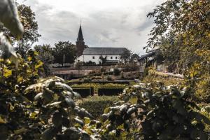 Aed väljaspool majutusasutust Robbesscheier