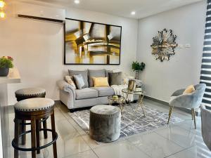 Amplio condominio ejecutivo con hermosa vista的休息区