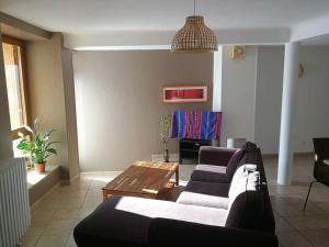Posedenie v ubytovaní Appartement T4 cosy et familial en bord de pistes