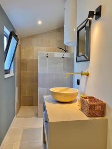 Koupelna v ubytování LIMA Charming Loft at Arrábida