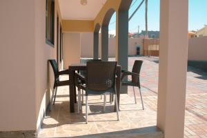 Balkón nebo terasa v ubytování JJP SELF CATERING - Three bedroom house