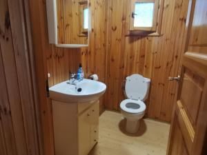 Kúpeľňa v ubytovaní Bungalow con piscina cerca de la playa de Torre del Mar Ideal familias
