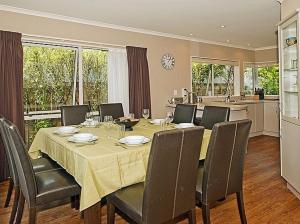 Fotografie z fotogalerie ubytování Bliss by the Beach - Whangamata Holiday Home v destinaci Whangamata