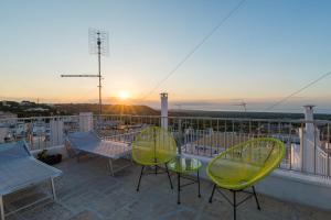 A balcony or terrace at Bianco Sale Holiday Home - Seaview Terraces
