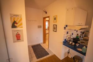 Η κουζίνα ή μικρή κουζίνα στο Gemütliches Apartment im wunderschönen Kallmünz