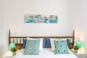 Posteľ alebo postele v izbe v ubytovaní Andaluz Apartments - Laguna Beach