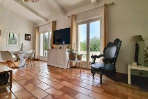 Posezení v ubytování La Dolce Villa 11 sleeps Pool & Landscaped Garden