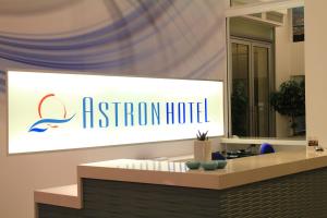 Certifikát, hodnocení, plakát nebo jiný dokument vystavený v ubytování Astron Hotel