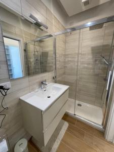 Kúpeľňa v ubytovaní Alpharomaholidays + 37 fotografií